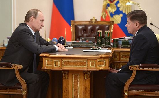 Президент России Владимир Путин и Председатель Верховного Суда Вячеславь Лебедев. Фото с сайта Кремля.